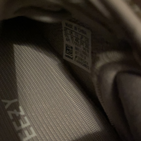 Adidas Sneakers Yeezy - Picture 2 of 3